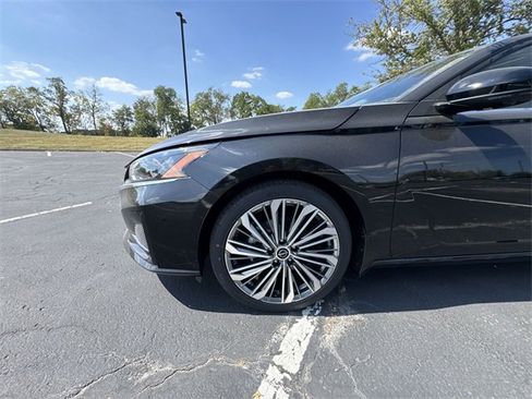 New 2025 Nissan Altima 2.5 SL image 10