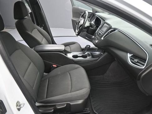 Used 2016 Chevrolet Malibu LT FWD image 14