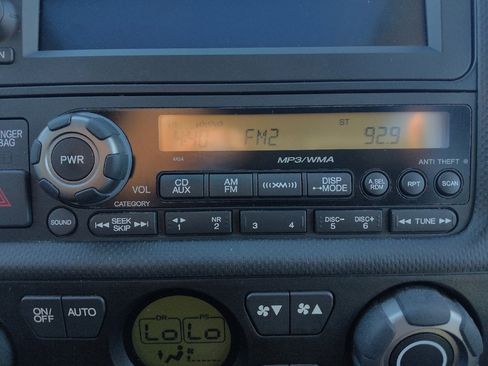 Used 2014 Honda Ridgeline SE image 25