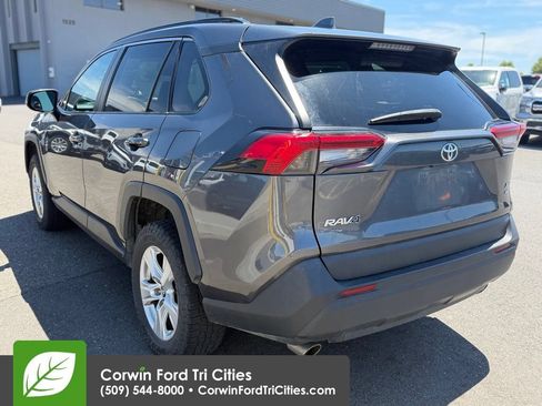 Used 2020 Toyota RAV4 XLE w/ XLE Grade Weather Package AWD/4WD image 12
