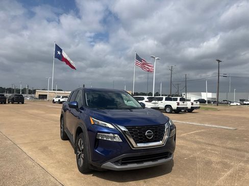 Used 2021 Nissan Rogue SV AWD/4WD image 3