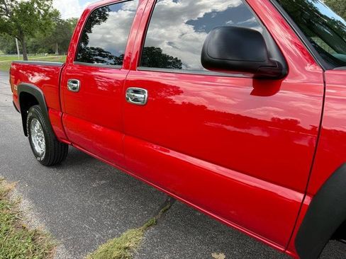 Used 2006 Chevrolet Silverado 1500 LT w/ Onstar Plus Package AWD/4WD image 10