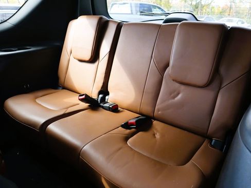 Used 2024 INFINITI QX80 Sensory image 9