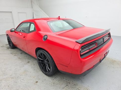 Used 2022 Dodge Challenger R/T w/ Plus Package image 10