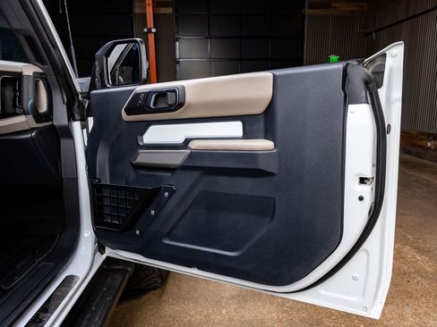 Used 2023 Ford Bronco Wildtrak image 34