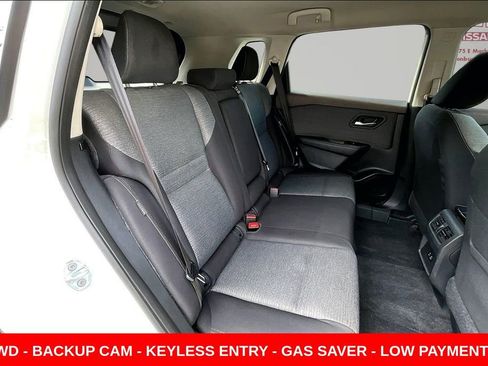 Used 2023 Nissan Rogue SV image 24