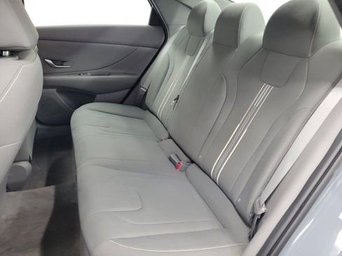 Used 2023 Hyundai Elantra SEL FWD image 11