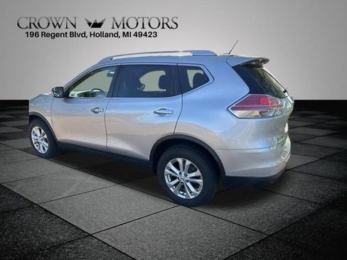 Used 2016 Nissan Rogue SV AWD/4WD image 5