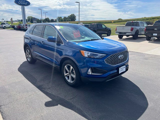 Used 2024 Ford Edge SEL w/ Convenience Package AWD/4WD image 3