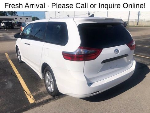 Used 2020 Toyota Sienna L FWD image 3