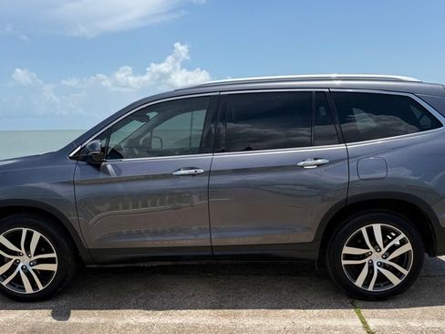 Used 2017 Honda Pilot Touring image 8