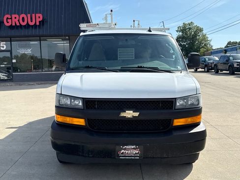 Used 2018 Chevrolet Express 3500 w/ Driver Convenience Package RWD image 22
