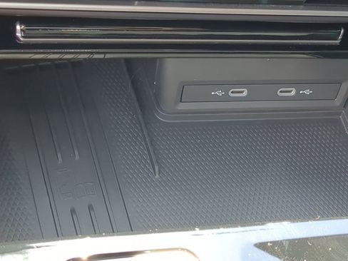 Used 2025 Volkswagen Atlas Cross Sport SE FWD image 24