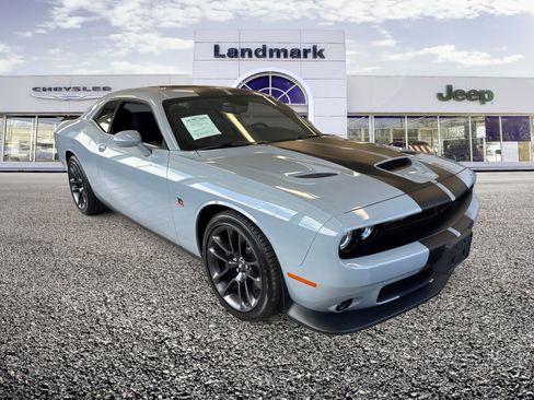 Used 2021 Dodge Challenger R/T Scat Pack RWD image 1