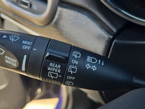 Used 2018 Jeep Grand Cherokee Limited image 25