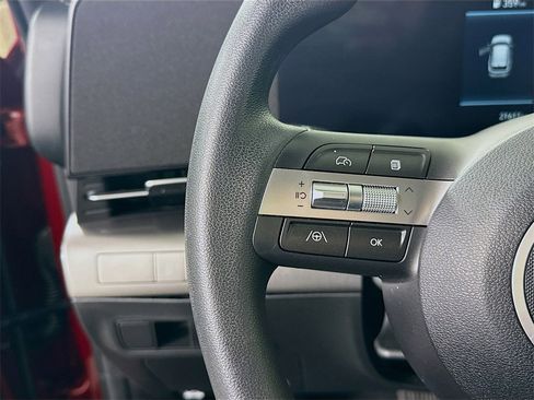 Certified 2025 Hyundai Kona SE image 21