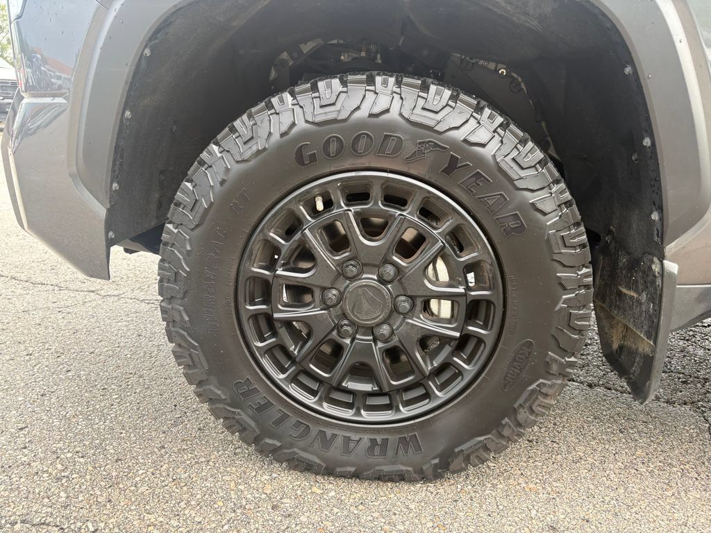Used 2025 Toyota Tundra SR5 AWD/4WD image 12