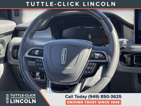 Certified 2022 Lincoln Nautilus Reserve w/ Equipment Group 201A image 15
