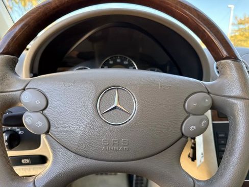 Used 2009 Mercedes-Benz CLK 350 Cabriolet image 21