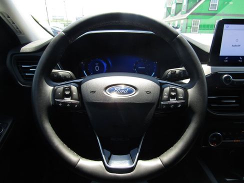 Used 2021 Ford Escape SEL w/ Technology Package AWD/4WD image 16