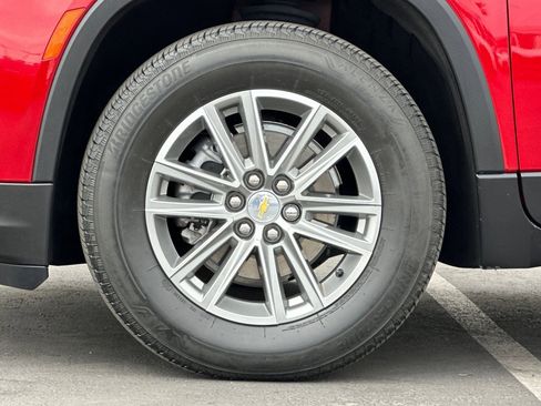 Used 2023 Chevrolet Traverse LT image 26