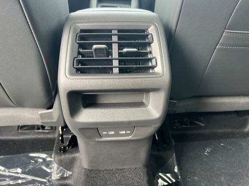 New 2026 Volkswagen Tiguan SE AWD/4WD image 9