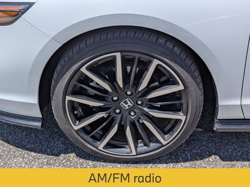 Used 2023 Honda Accord Touring image 12
