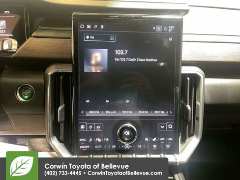 Used 2025 GMC Acadia Denali image 13