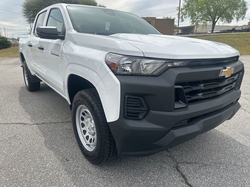 Used 2023 Chevrolet Colorado W/T image 1