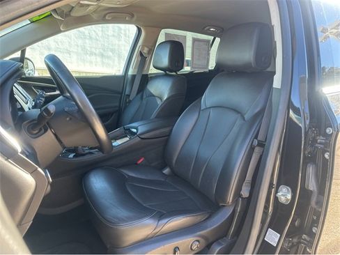 Used 2020 Buick Envision Essence image 6