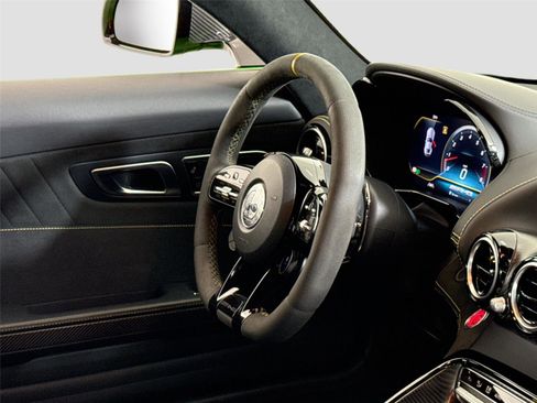 Used 2020 Mercedes-Benz AMG GT R image 31