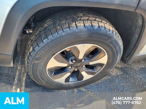 Used 2024 Jeep Grand Cherokee Limited 4xe image 18