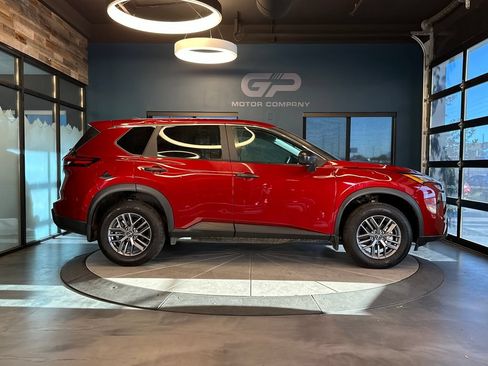 Used 2026 Nissan Rogue S AWD/4WD image 2