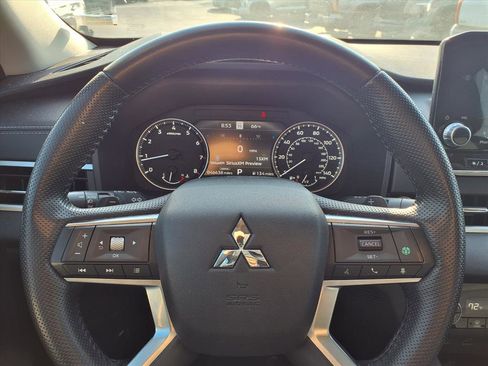 Used 2022 Mitsubishi Outlander SE image 18