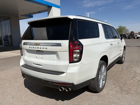 Used 2023 Chevrolet Suburban High Country image 4