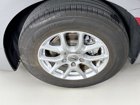 Used 2023 Chrysler Pacifica Touring-L image 38