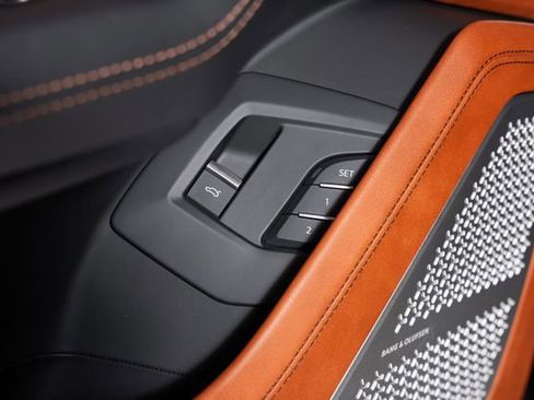 Used 2022 Lamborghini Urus AWD/4WD image 67
