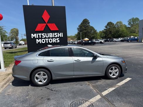 Used 2023 Chevrolet Malibu LT FWD image 4