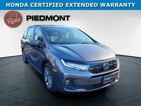 Used 2025 Honda Odyssey Touring image 5