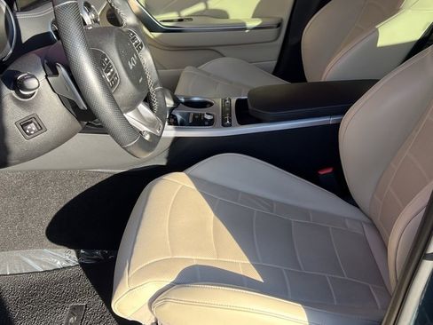 Used 2023 Kia Stinger GT2 image 14