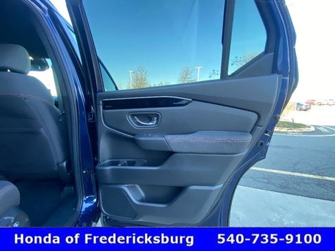 Certified 2025 Honda Pilot Sport image 18