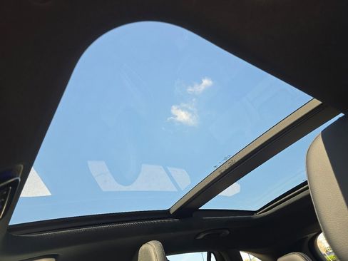 Used 2026 Mercedes-Benz GLC 300 4MATIC image 3