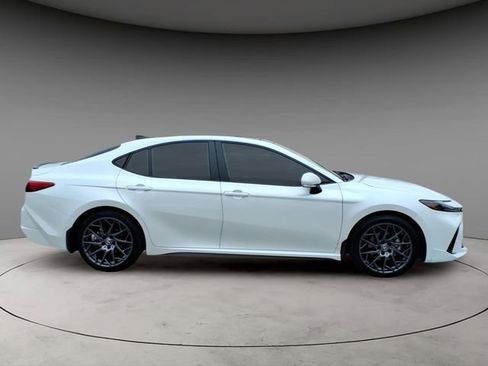 Used 2025 Toyota Camry XSE image 10