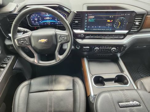 Used 2024 Chevrolet Silverado 2500 High Country w/ High Country Premium Package AWD/4WD image 27