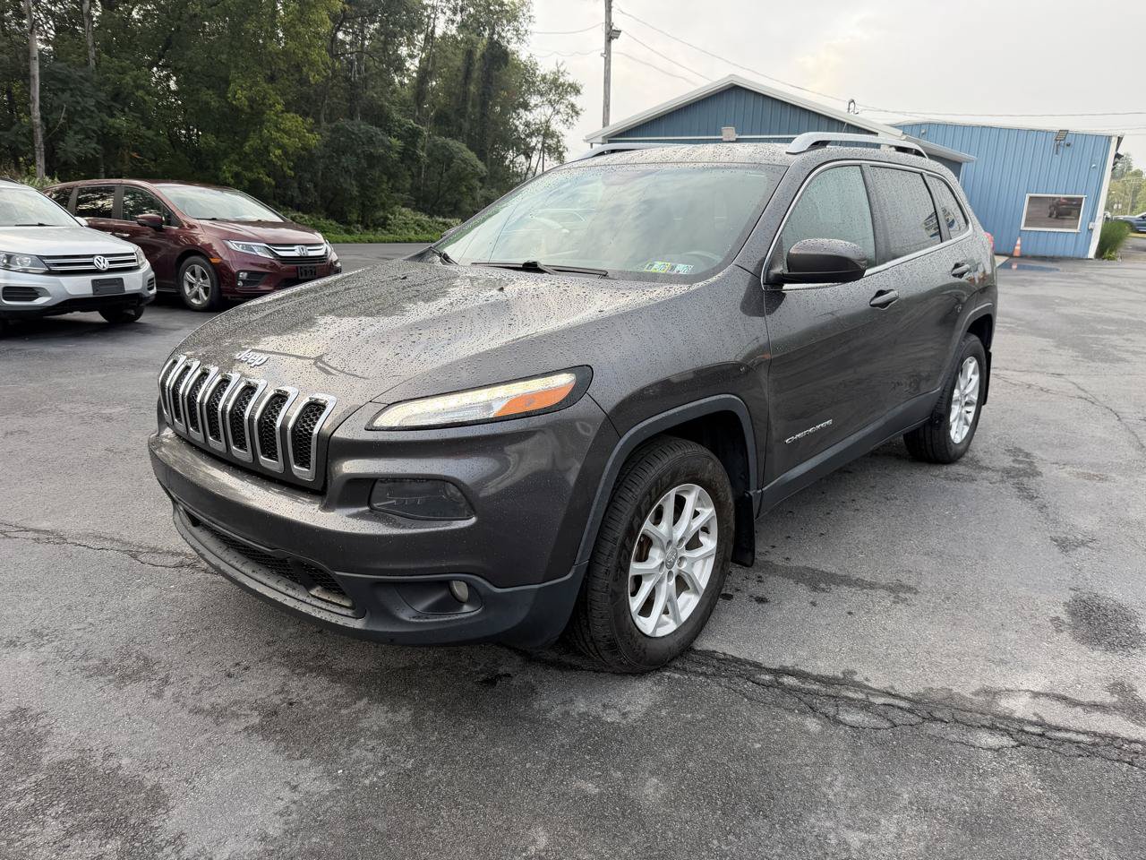 Used 2015 Jeep Cherokee Latitude w/ Comfort/Convenience Group AWD/4WD image 1