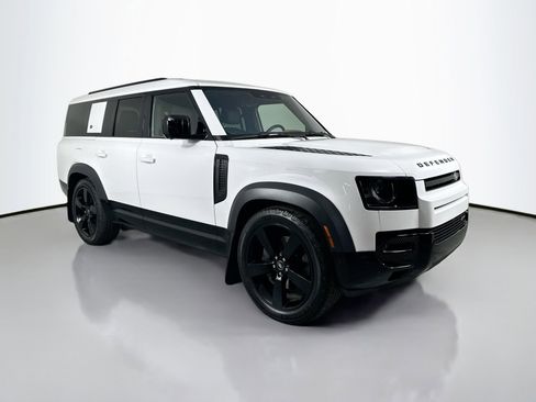 Certified 2023 Land Rover Defender 130 X-Dynamic SE image 3