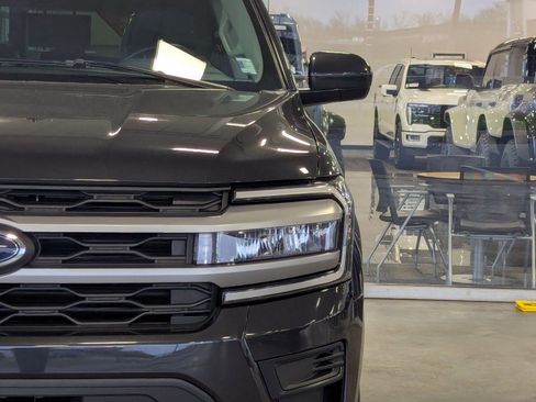 Certified 2023 Ford Expedition XLT image 11