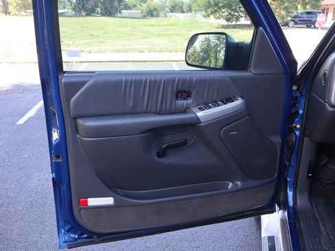 Used 2003 GMC Sierra 3500 SLE AWD/4WD image 22