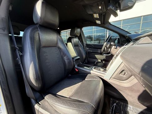 Used 2017 Land Rover Discovery Sport SE image 27