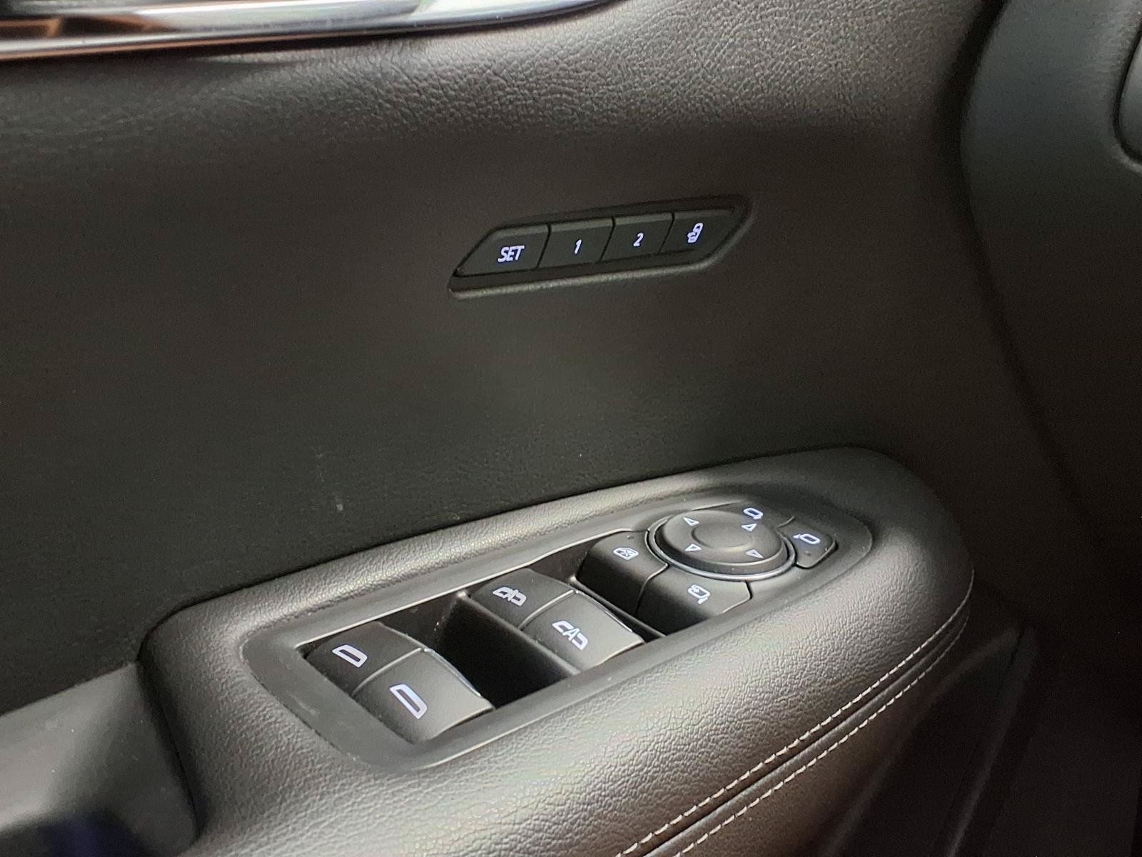 Used 2020 Cadillac XT6 Premium Luxury FWD image 32